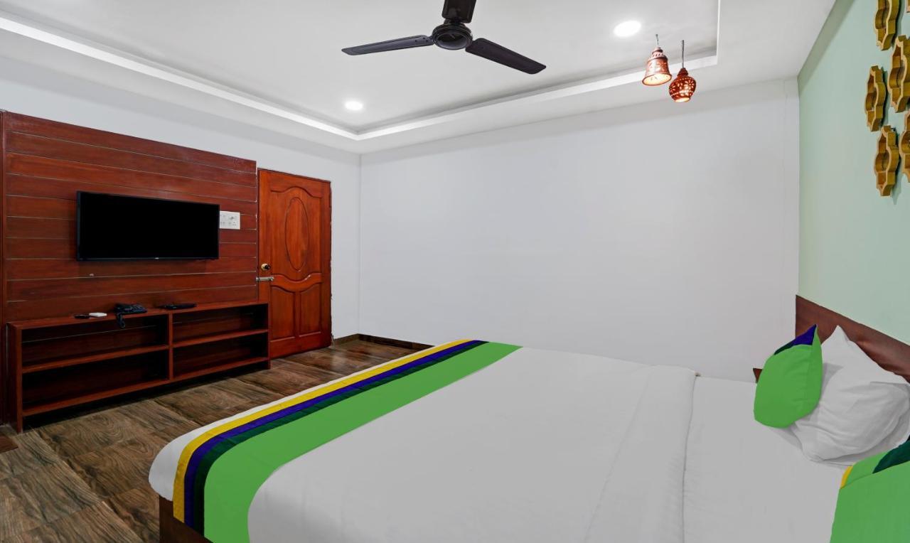 Treebo Signature Grande Kottakuppam Bagian luar foto